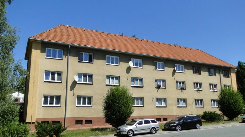 Bytový dům po revitalizaci v dobrém stavu