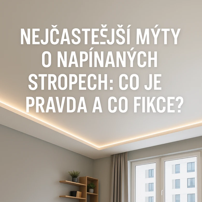 Moderní napínací strop s vestavěným osvětlením v interiéru.