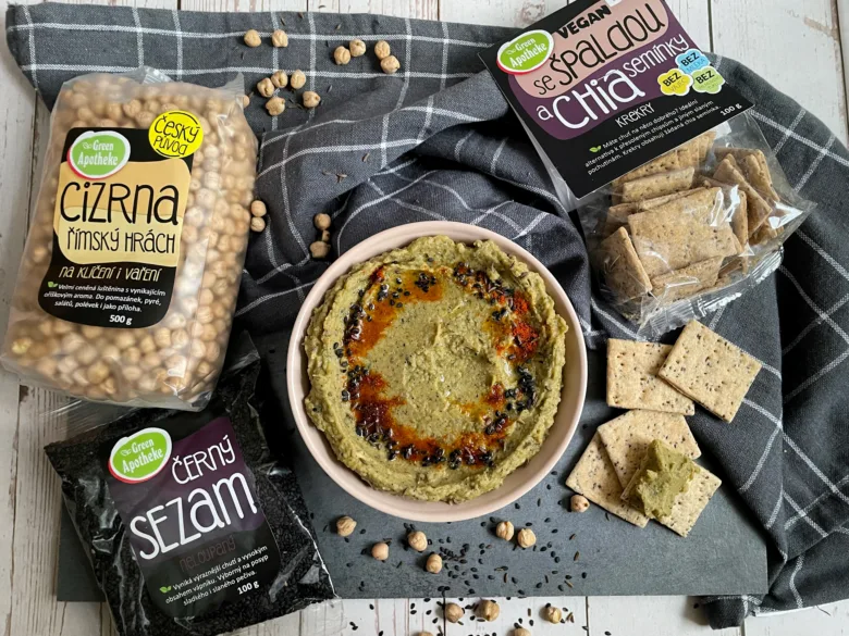 Vegan hummus s cizrny, sezamem a celozrnnými sušenkami
